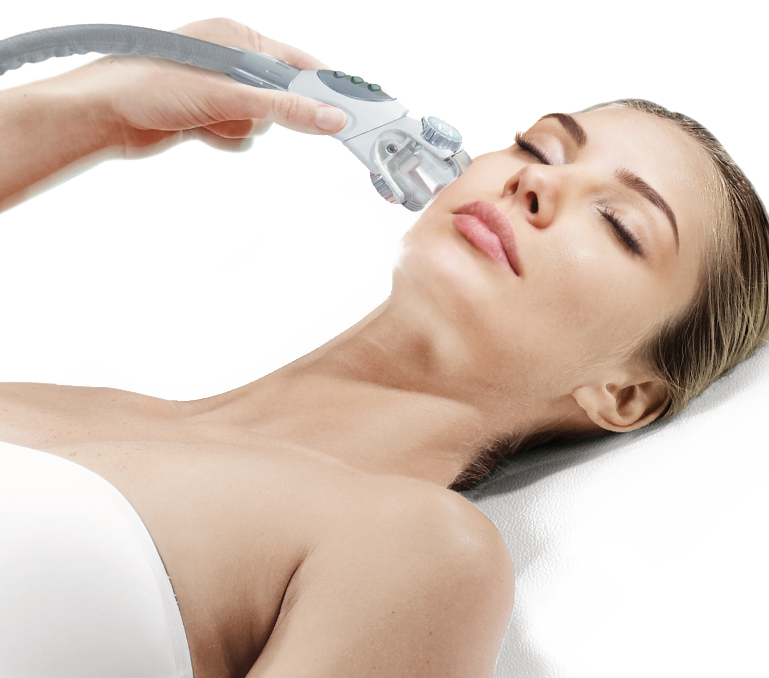 visage belle femme recevant traitement lpg